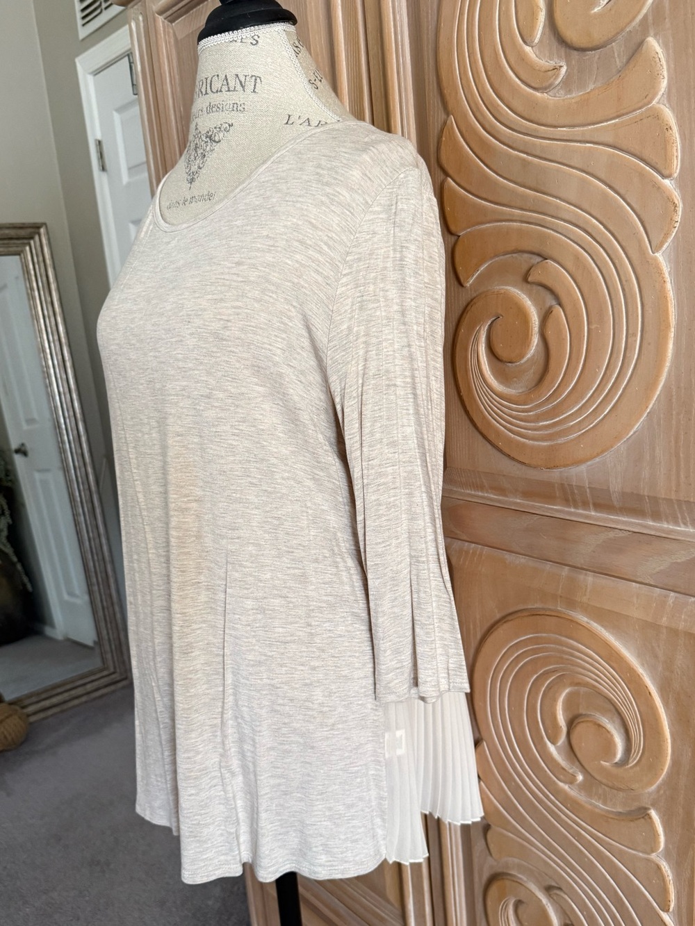 Versatile Heather Cream Long-Sleeve Pleated Back Hem Women's Top Size XL